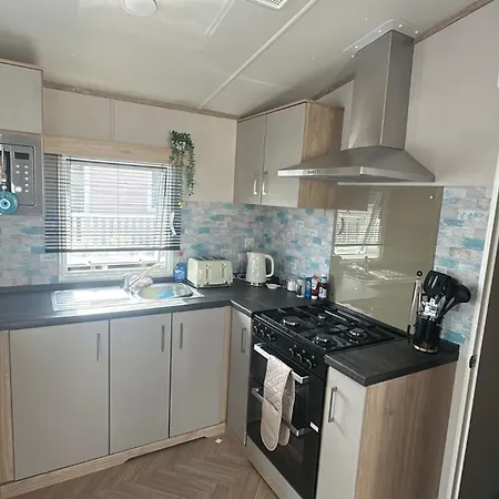 Holiday home 8 Guests - Pets Accepted - Seaglass Cayton Bay