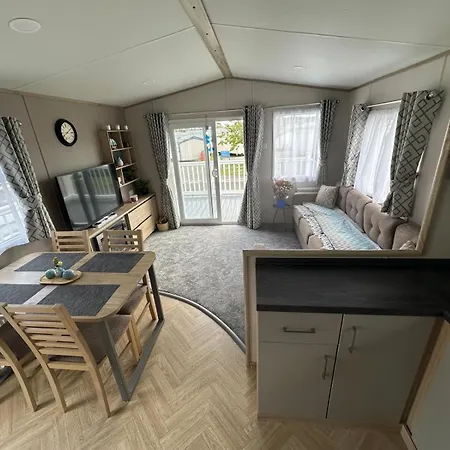 別荘 8 Guests - Pets Accepted - Seaglass Cayton Bay スカーバラ